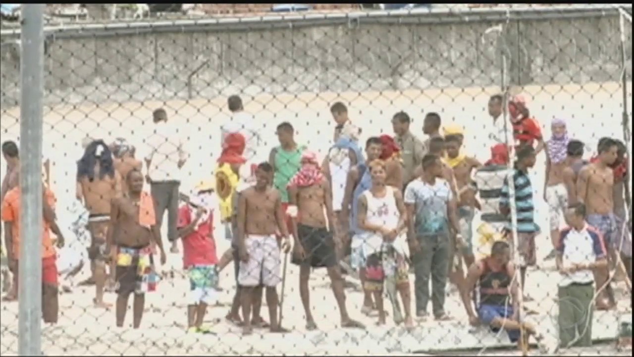 Agentes alertam para o risco de rebeliões violentas nos presídios de Pernambuco