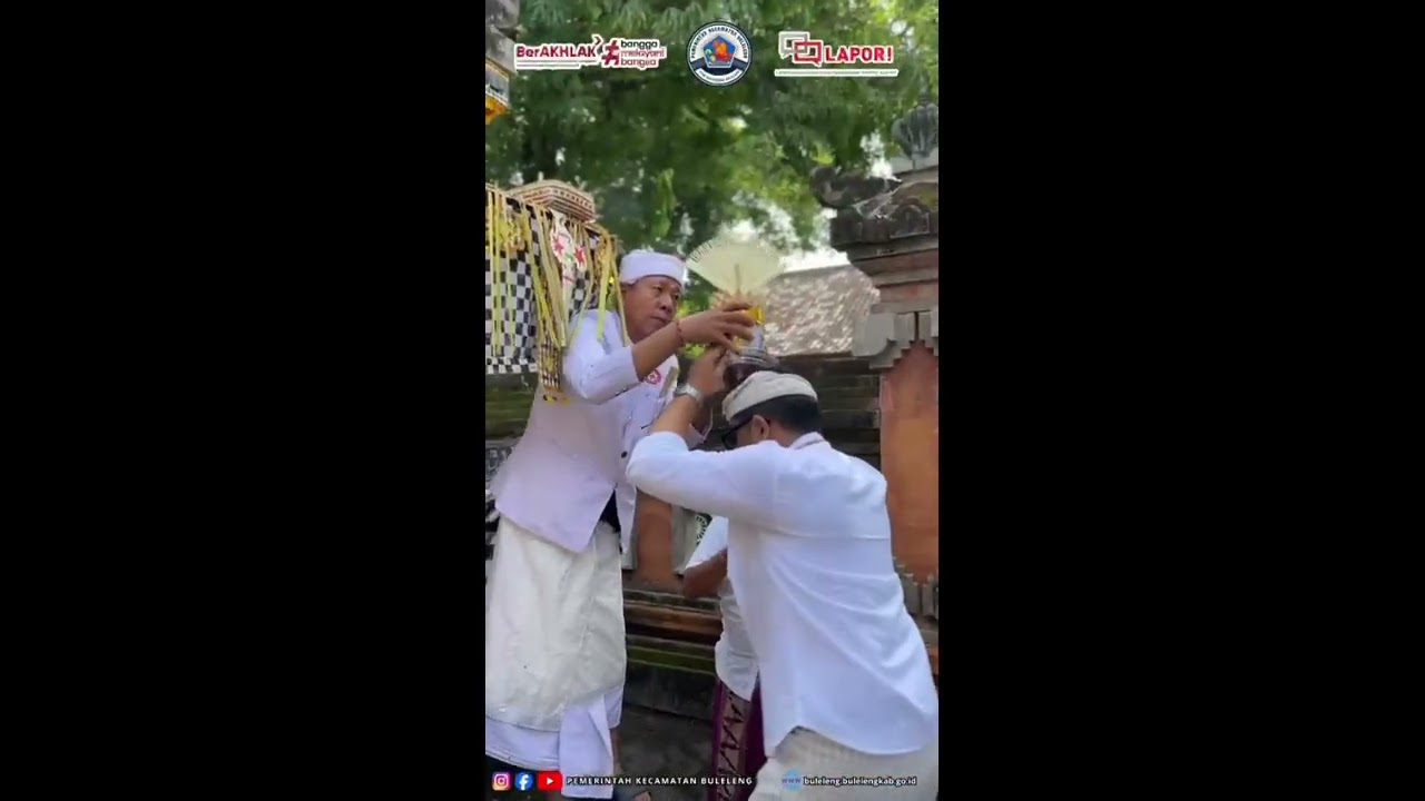 Puncak Piodalan di Parahyangan Padmasana Kantor Camat Buleleng