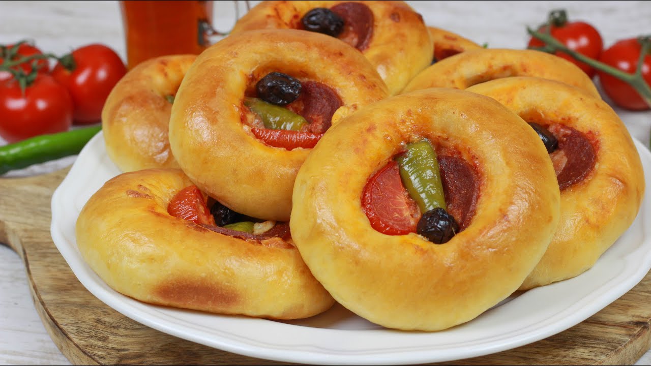 Weiche Pogaca Pizza - Türkische Mini Pizza