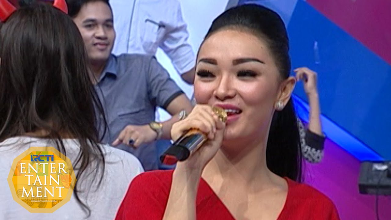 Zaskia Gotik - Tarik Selimut [Dahsyat] [10 09 2015]