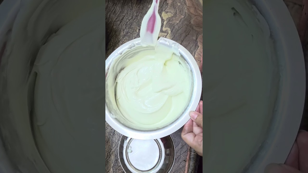 Natural body butter with shea butter,almondoil,saffron,aloe vera&vitaminE 