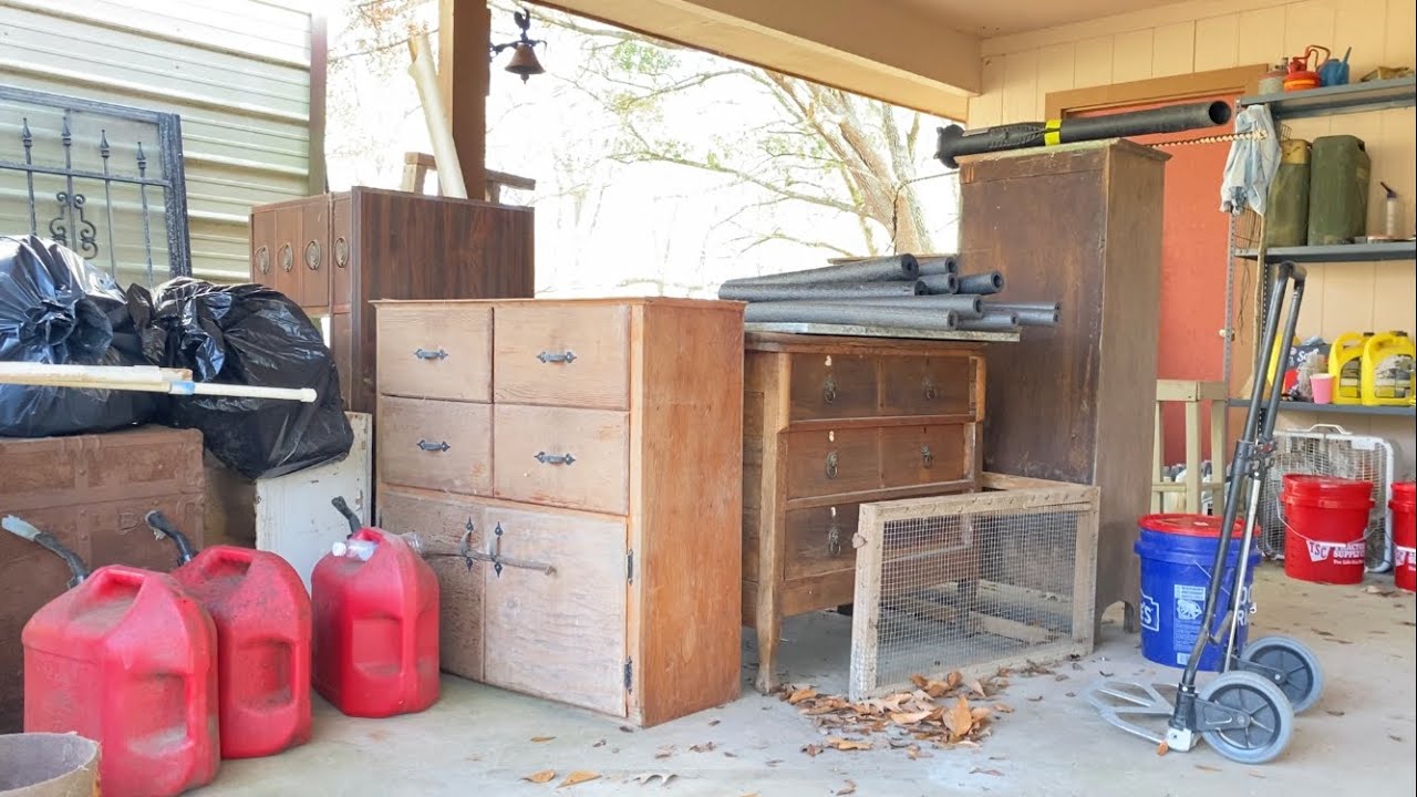 Refinishing an Old Dresser | Part 1