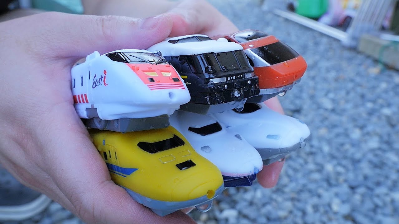 プラレールの水鉄砲‼　プラレールおふろで水あそびっこ　小田急ロマンスカー　あそぼーい　イーストアイ　ドクターイエロー　E4系Max　N700系の6種類を紹介　Water gun