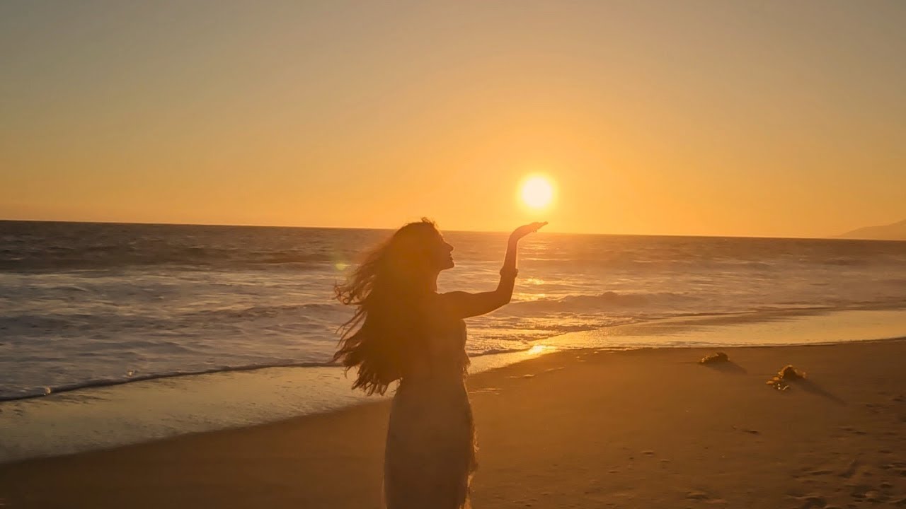 Carlina Ricca &ndash; Sunshine Boy (Official Music Video)