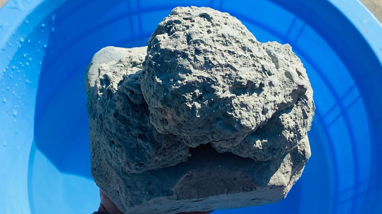 New mud crumbling in water 💦 #amazing #satisfyingasmr #relaxingasmr
