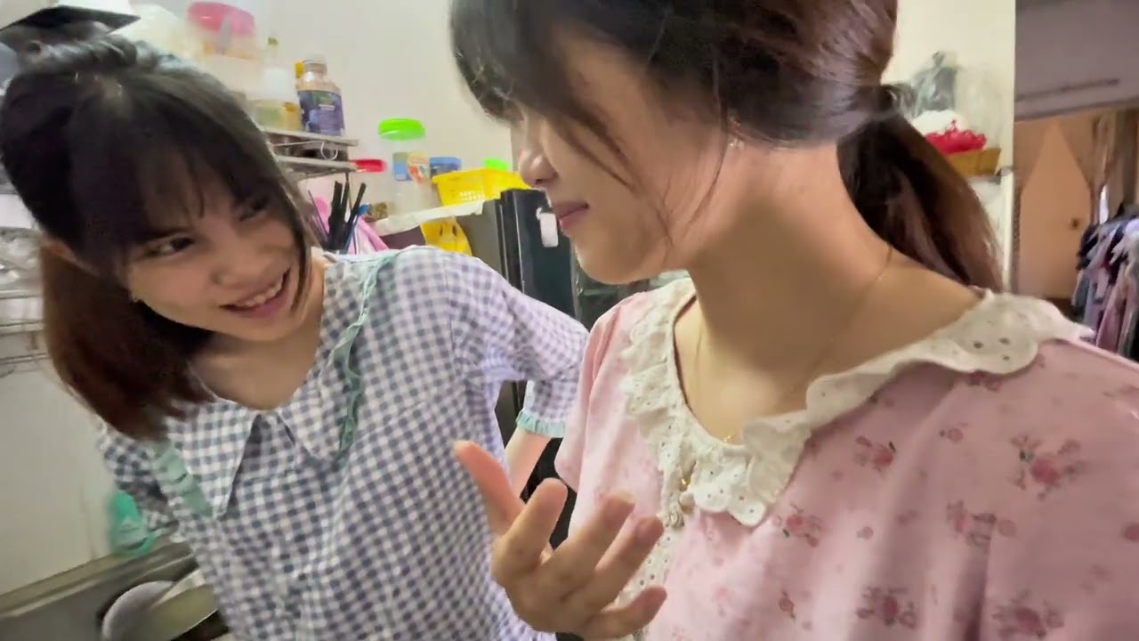 Chị Em Sinh 3 Vào Bếp Làm Tóp Mỡ Ngào Đường – Thơm Ngon Giòn Rụm Ai Cũng Mê