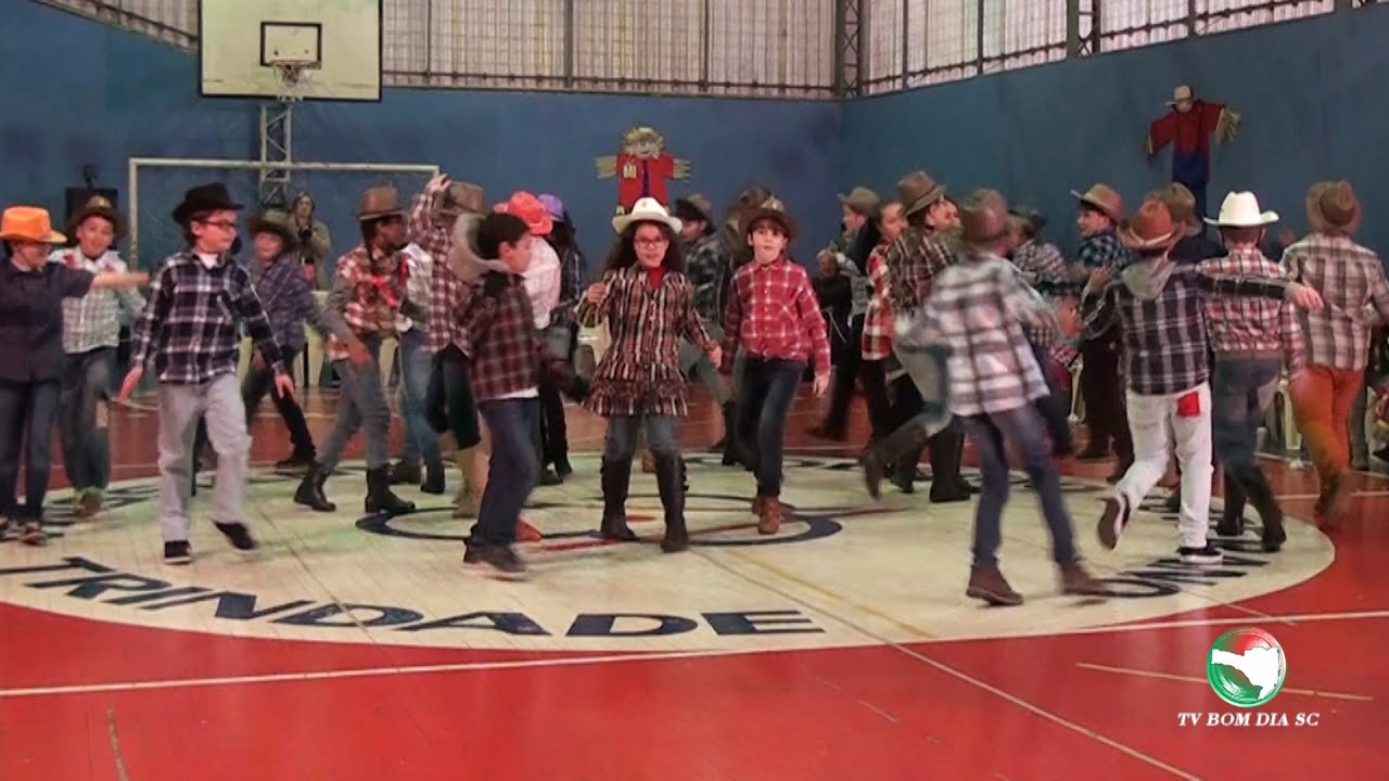Vamos Fazer Festa - Colégio Santíssima Trindade