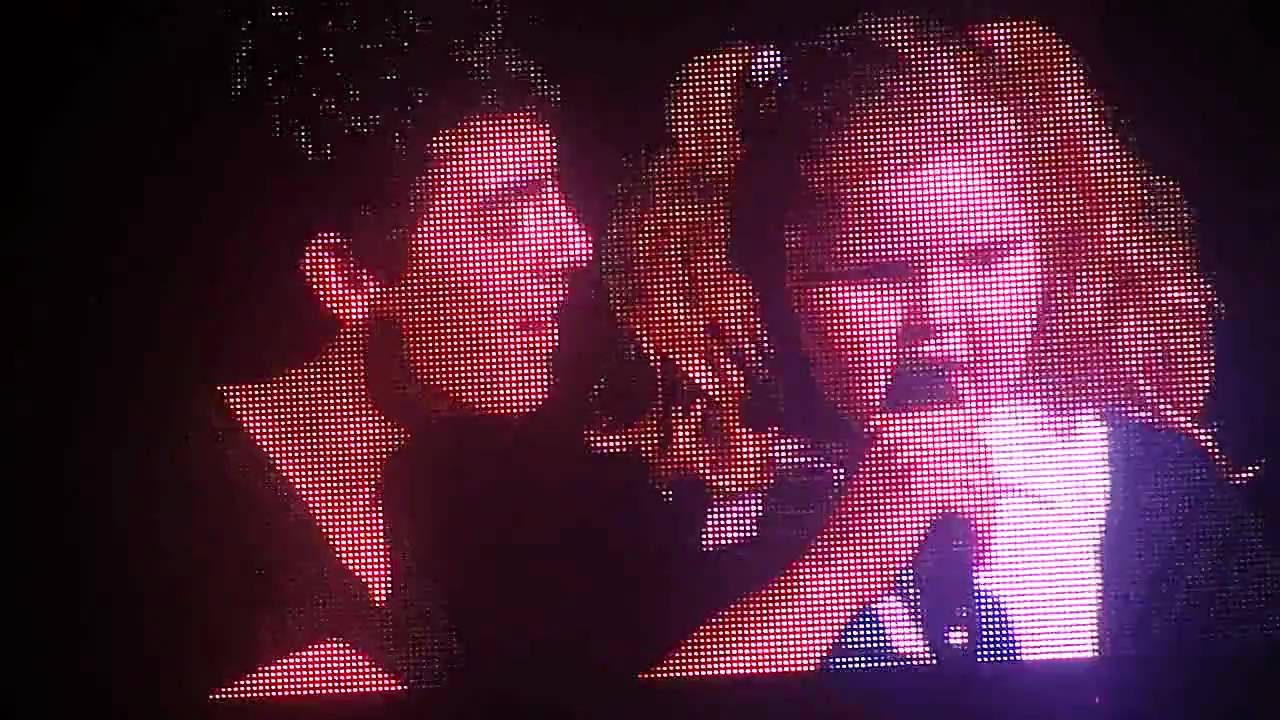 Joe brings little girl on stage during Gotta Find You - Birmingham LG Arena