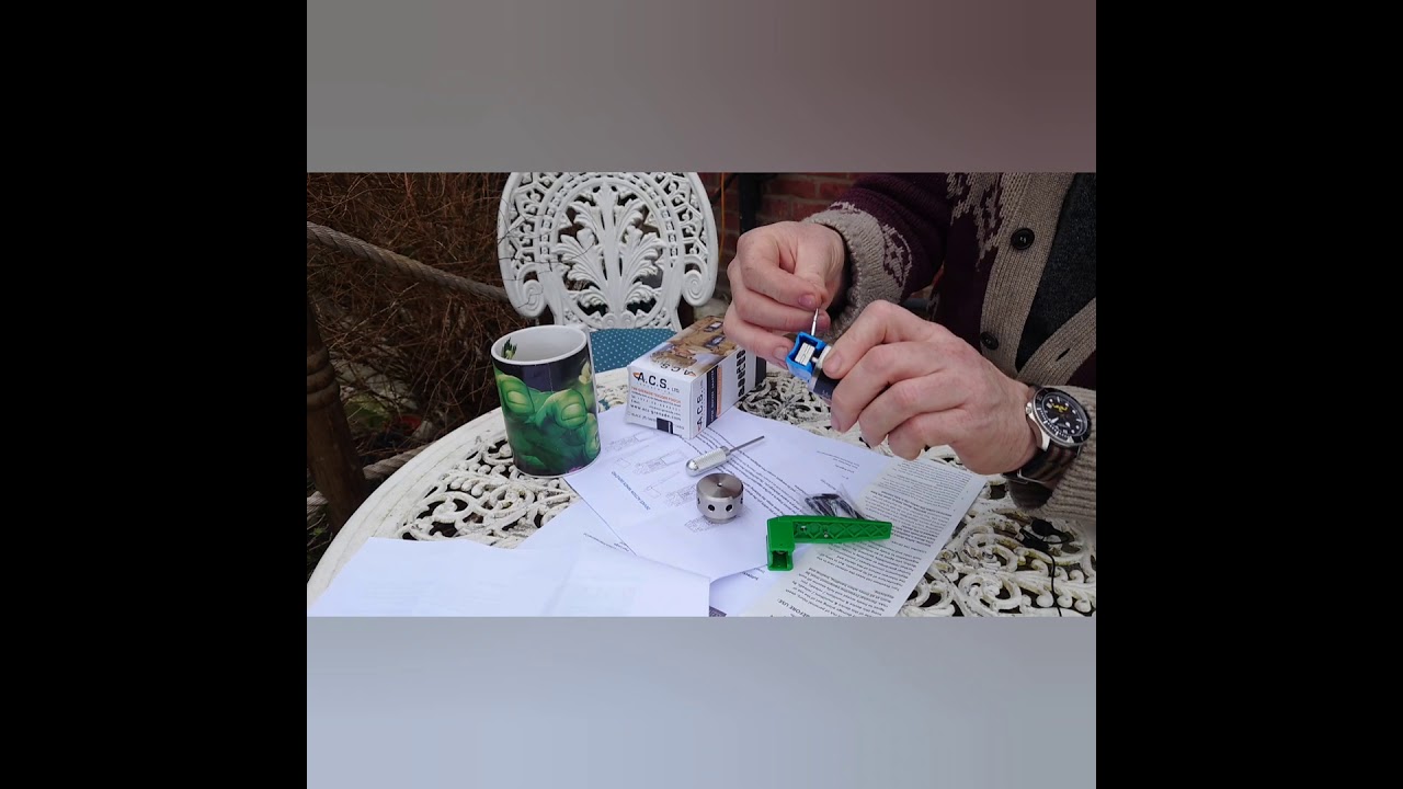 Torc precision impact Airsoft grenade .. opening and examination .