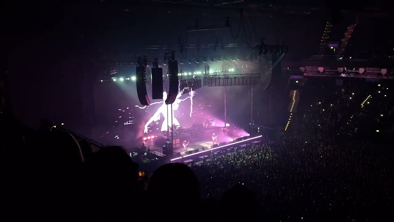 Cherry Waves - Deftones @ Barclays Arena, Hamburg 02/01/26