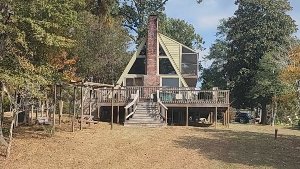 David vaughan Spend the day at the lakehouse and  Explore's low water level On lake darbone in LA