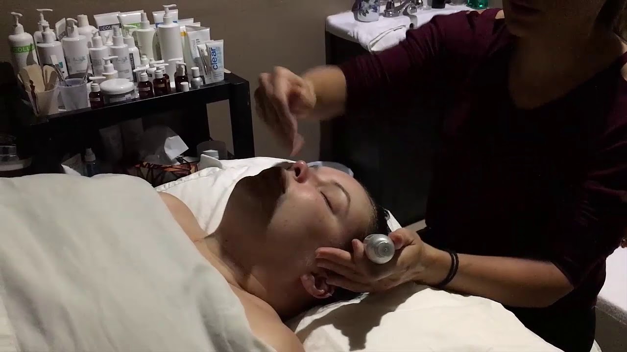 Eve Taylor Signature Facial