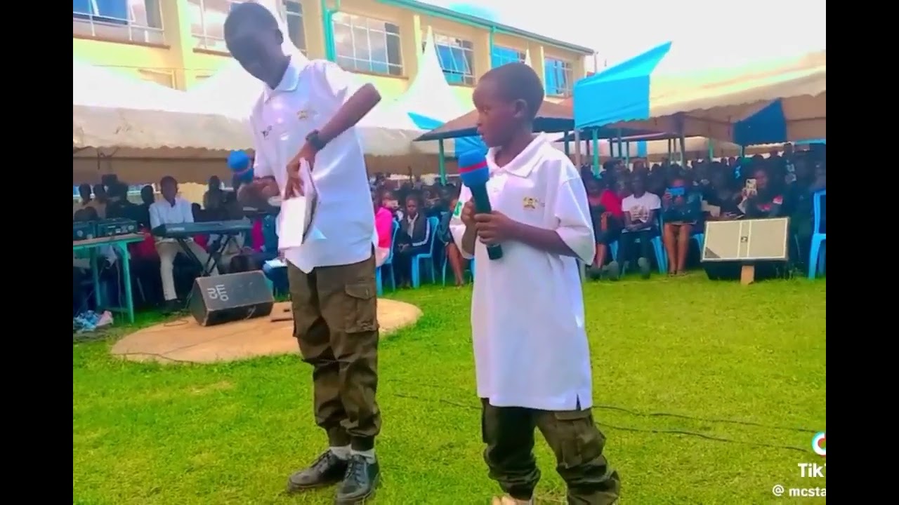 Ian na Elvis Lagat wakiwa katika chuo Cha  Olessos