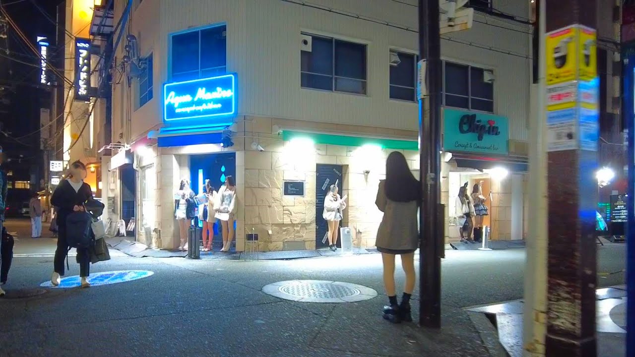 大阪梅田の飲み屋街 | 11月最後の金曜日の夜
