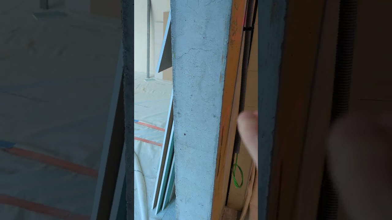 visita a obra - trasdosado directo de panel poliuretano rígido con placa de yeso laminado