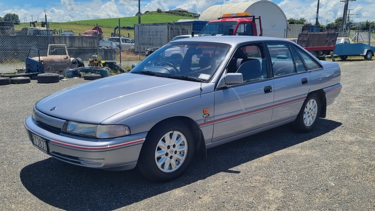 1992 Holden VP Commodore S walkaround