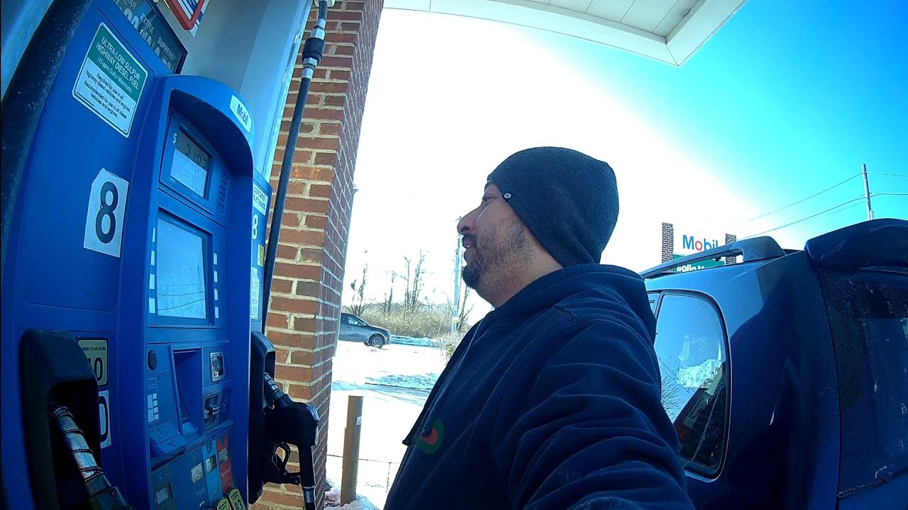 Hechando Gasolina en EE.UU, Esta muy frio el Clima ⛽️❄️🚙