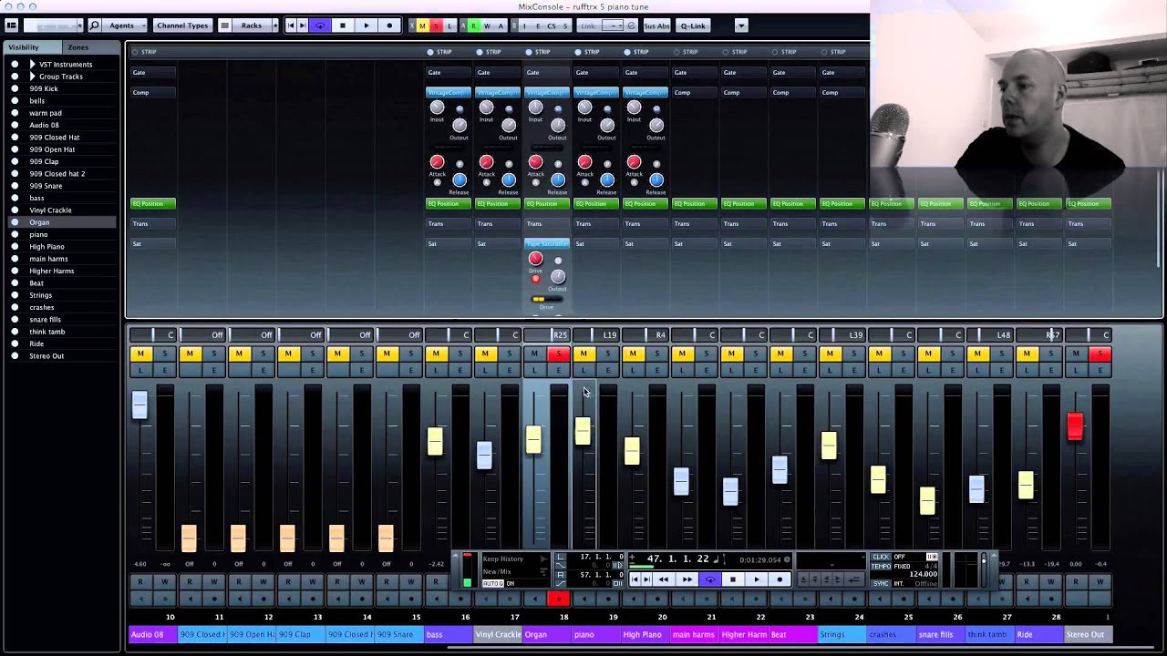 A first look at Steinberg's new Cubase 7 - Amazing Mixer!