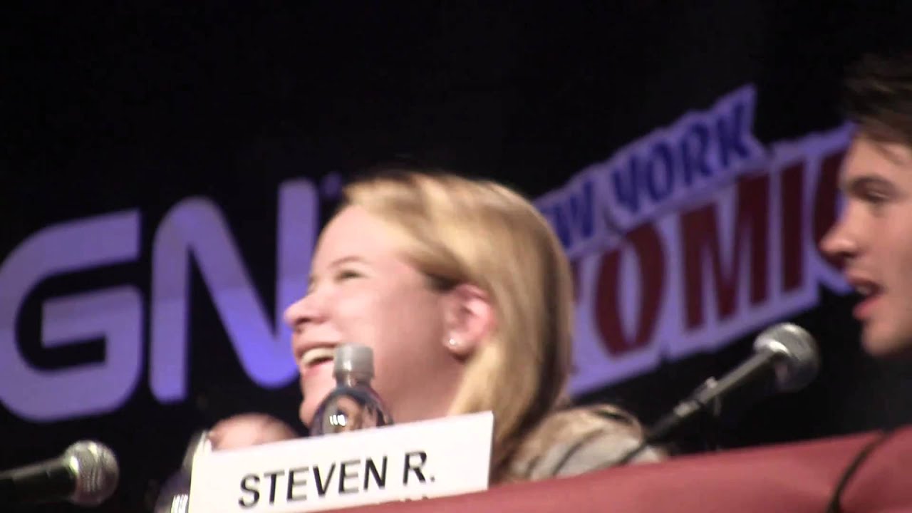 Vampire Diaries Panel at New York Comic Con 2010 Part 1/2