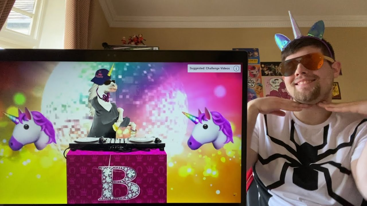 Incredi-Brony reacts: Annoying Orange Emoji Rap Supercut