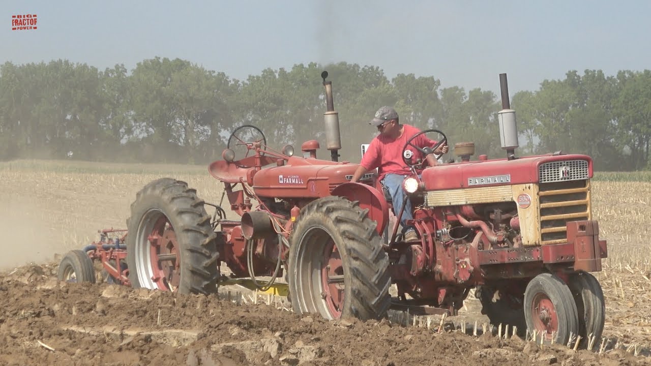 TANDEM Tractors Plowing