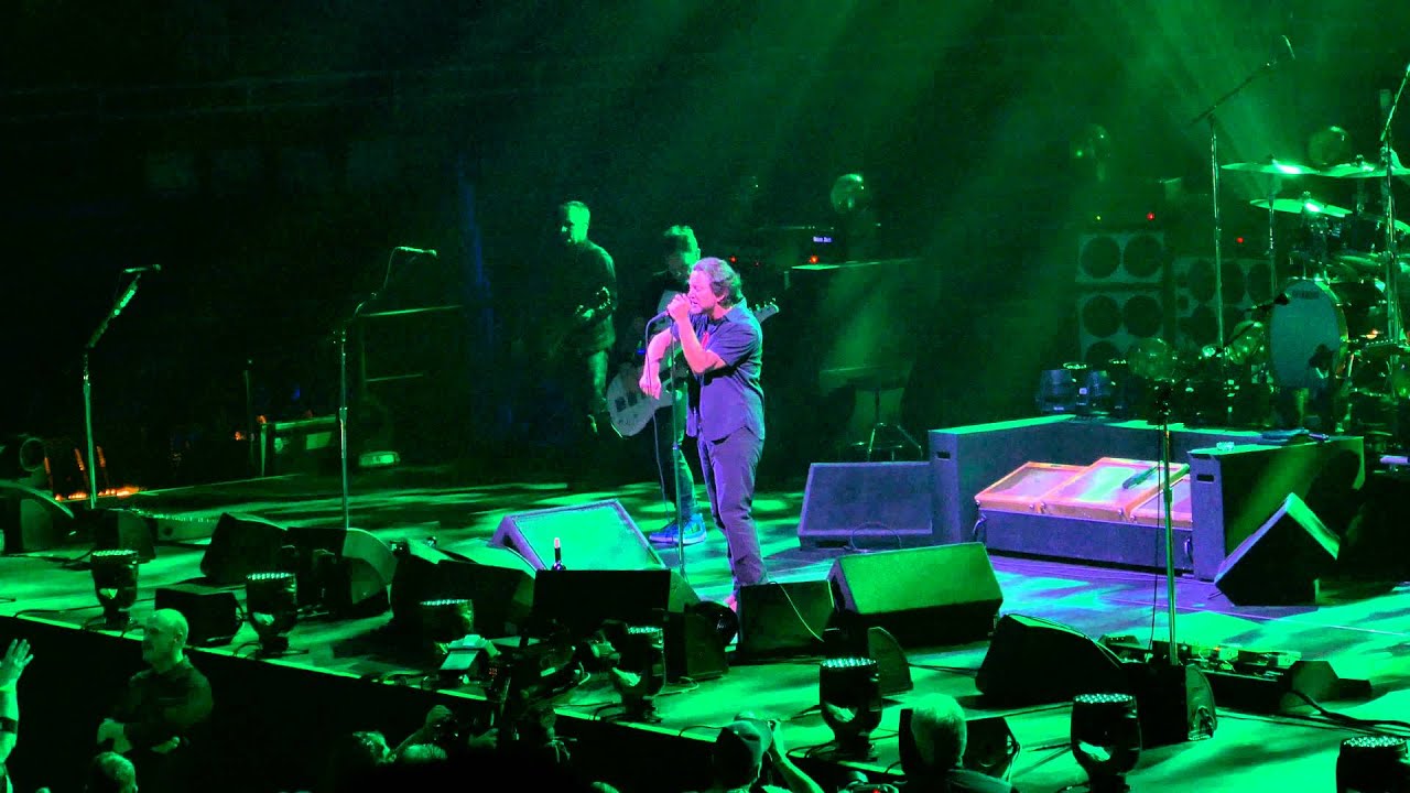 Pearl Jam - Oceans - Detroit (October 16, 2014) (4K)