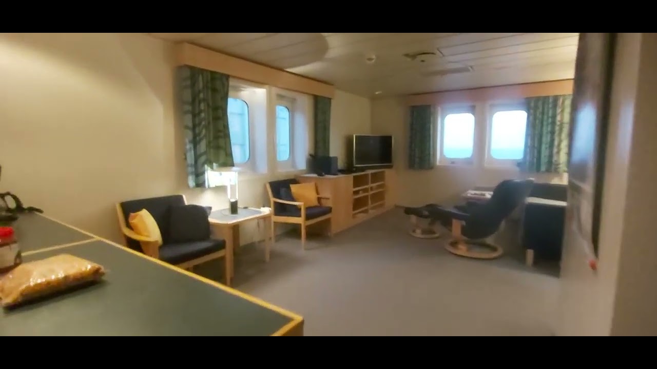 A tour of Captain's Cabin