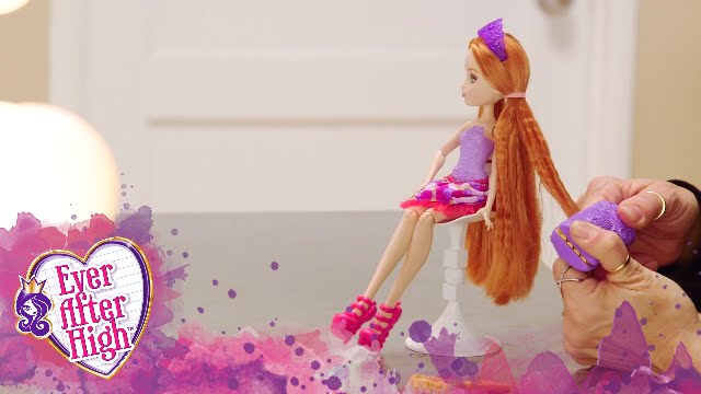 Creating a Crimped Look with Ever After High Hairstyling Holly O&rsquo;Hair Doll | Ever After High