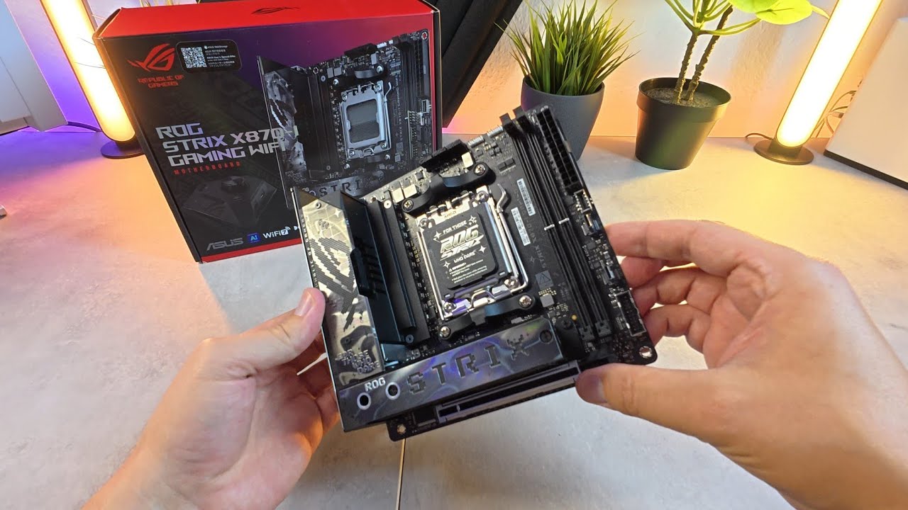 Unboxing ASUS ROG Strix X870-I Gaming WiFi AM5 ITX Mainboard