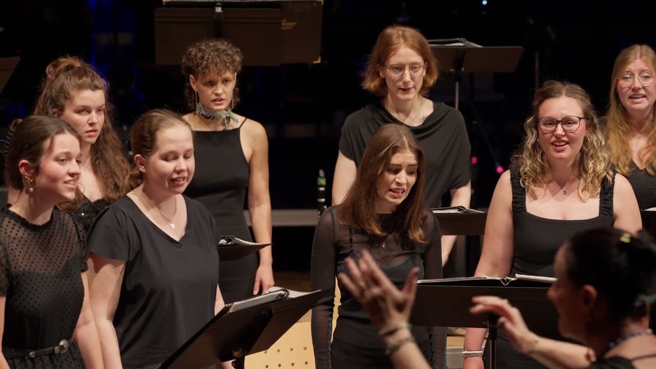 LEUPHANA KAMMERCHOR & LEUPHANA CAMERATA: Hear Us | Katharine Parton
