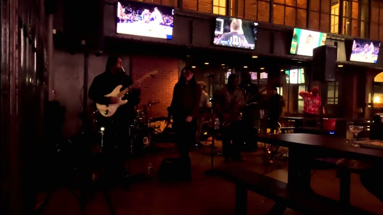 Melodus 'Give It To Me Baby' Live at Elicit