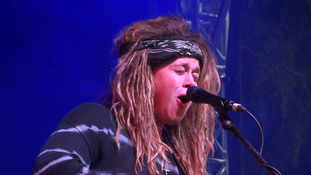 Luke Friend - Kiss From a Rose (SEAL cover) - Brewood Festival 16/7/16