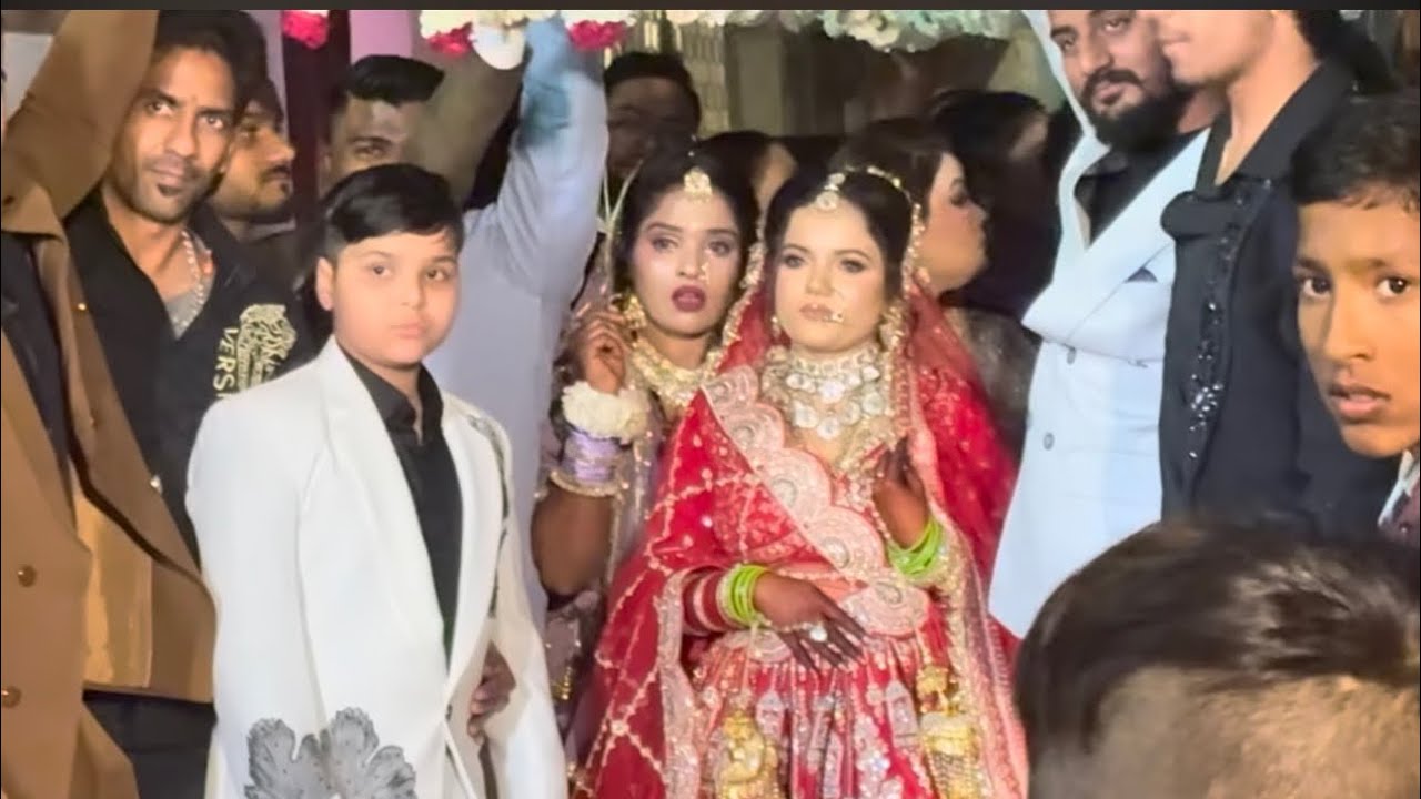 Ham gaye buaji kể Ghar barat function me
