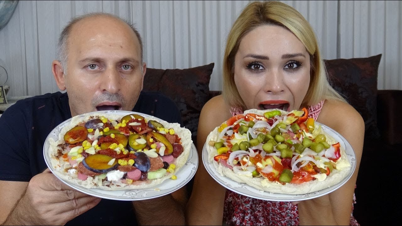 İĞRENÇ PİZZA CHALLENGE! En Çok Yiyen Kazanır!