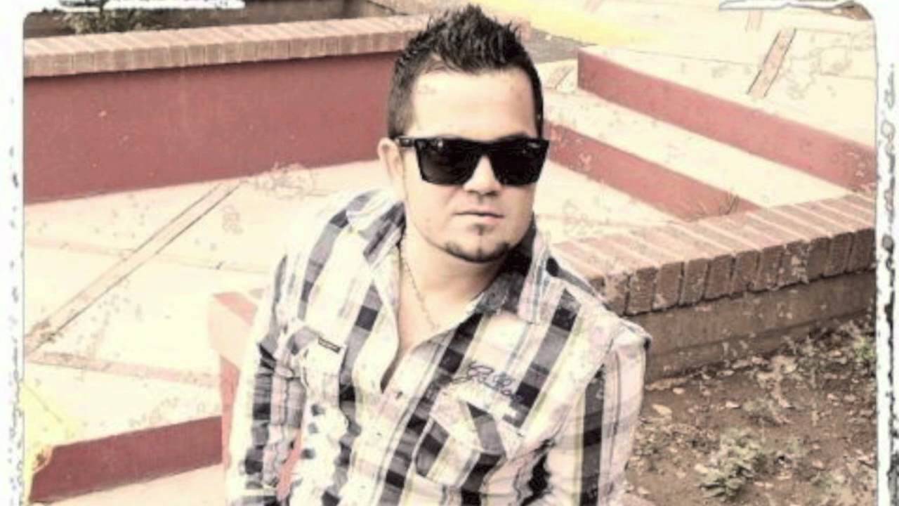 ALEJANDRO SANZ FT. ROBERTO JUNIOR / NO ME COMPARES
