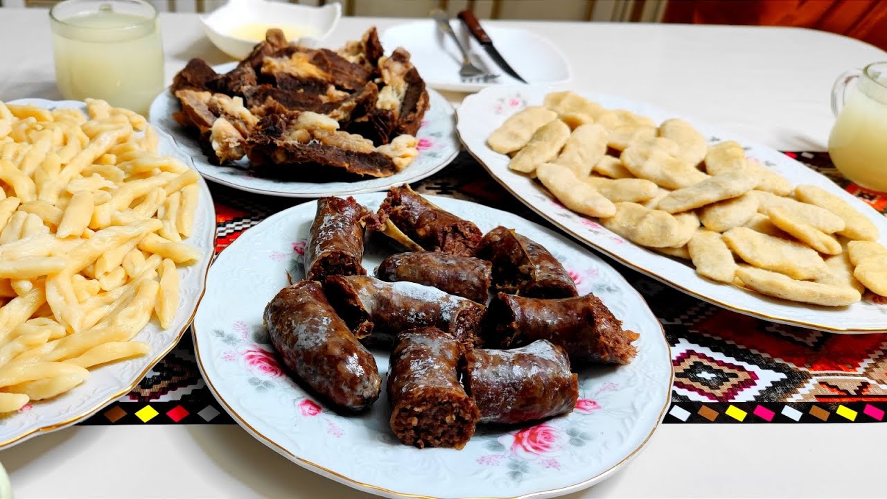 ///Чеченское блюдо из сушёного мяса и колбасы///И из двух видов галушек 👍👍👍жижиг галнаш