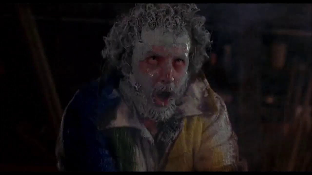 Home Alone 2:Lost In New York (1992) Kid vs Sticky Bandits (3/6)