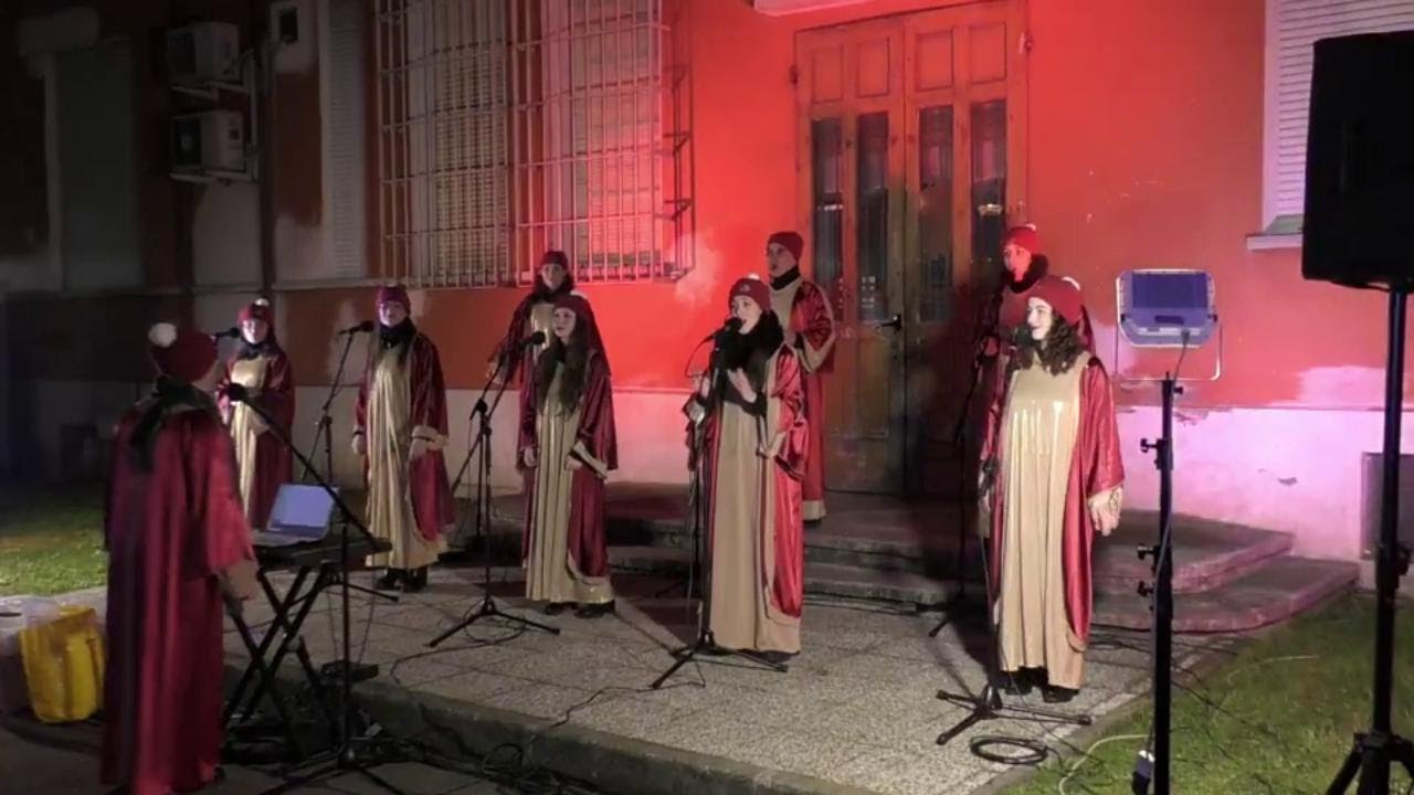Carpi, il coro gospel incanta pazienti e personale del Ramazzini