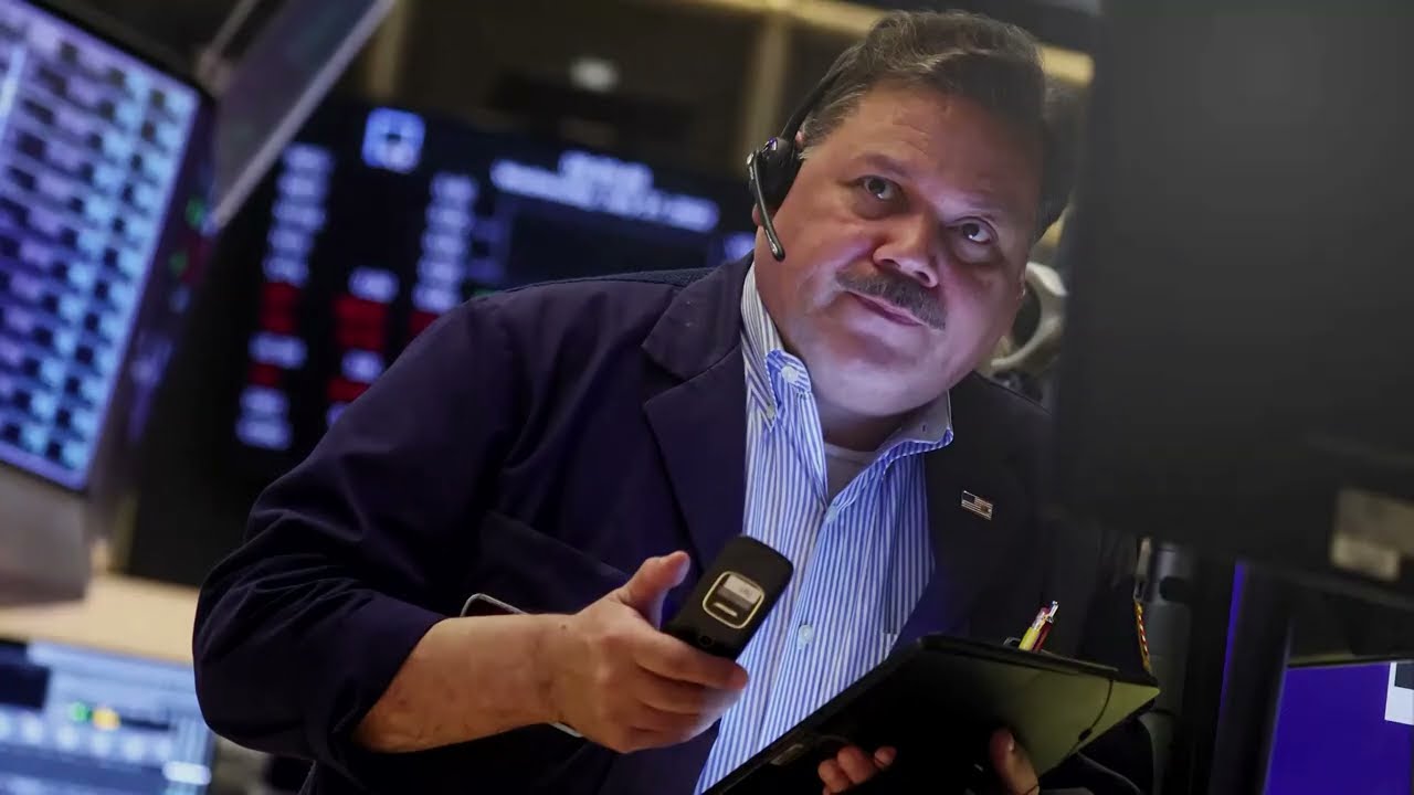 Wall Street ends up sharply for second straight day