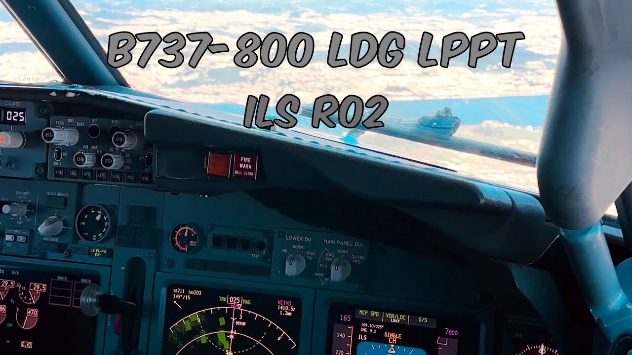 EPIC Boeing 737-800 Cockpit Landing at LPPT RWY02 | Pilot View 🛬