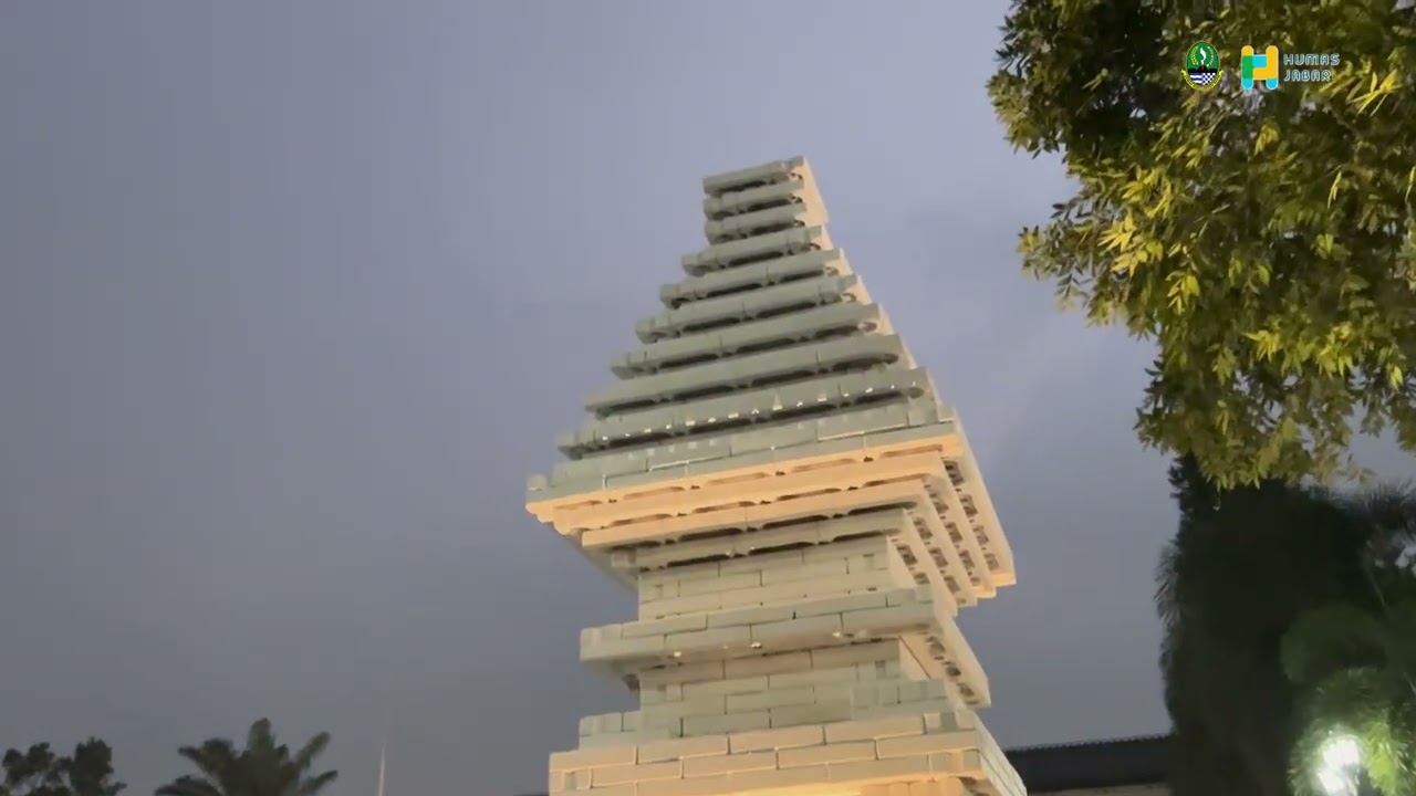 Wajah baru Gapura Gedung Sate
