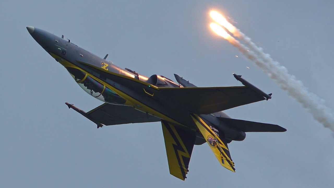 Extraordinary F/A-18 Demo by the Royal Malaysian Air Force Pilots | LIMA 2025