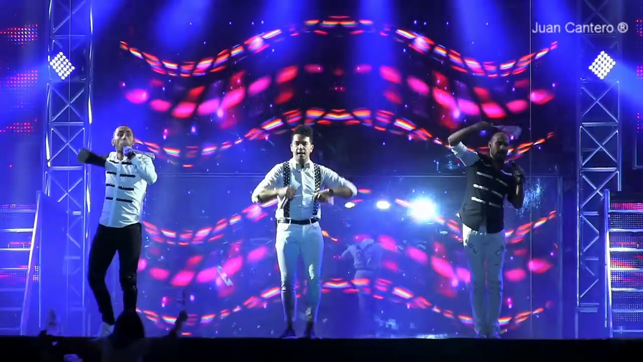 Orquesta París de Noia 2017-Despacito, Mujeres y Súbeme la radio ®Juan Cantero-San Martiño, Foz