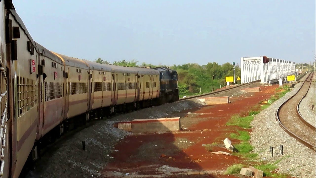 Journey in Ernakulam Pune Poorna Express, Madgaon to Pune Part 2 !!