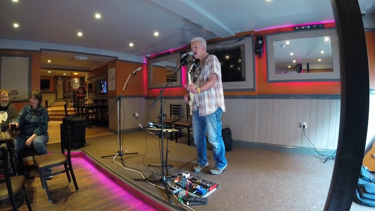 Submarine Hexaphonic Pickup SubPro live debut, Paul Strummer at Kingfisher Open Mic May 2025