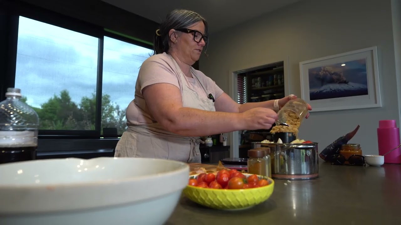 🍅 Tomato Relish Recipe | Traditional NZ Pantry Favourite