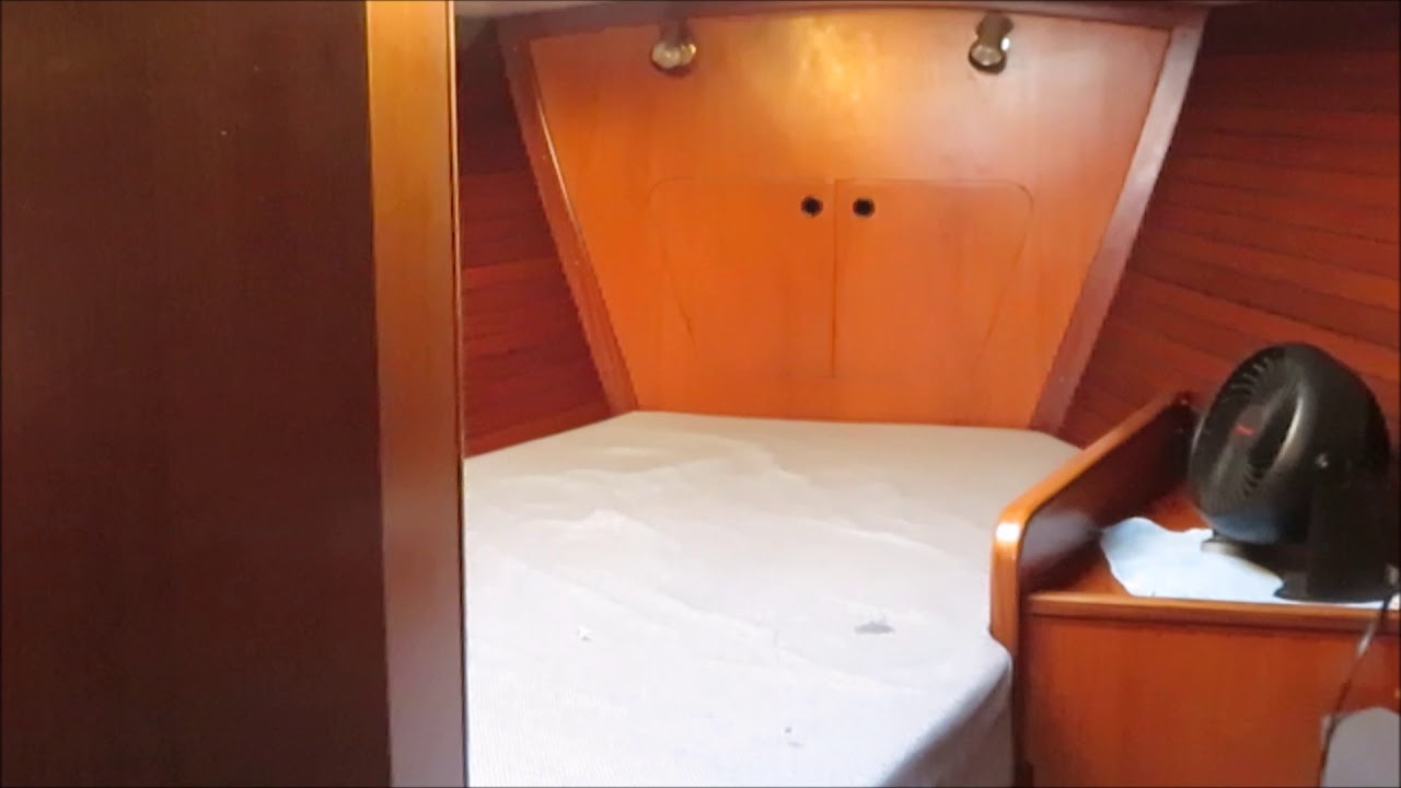 Beneteau First 42 1984  Walkthrough