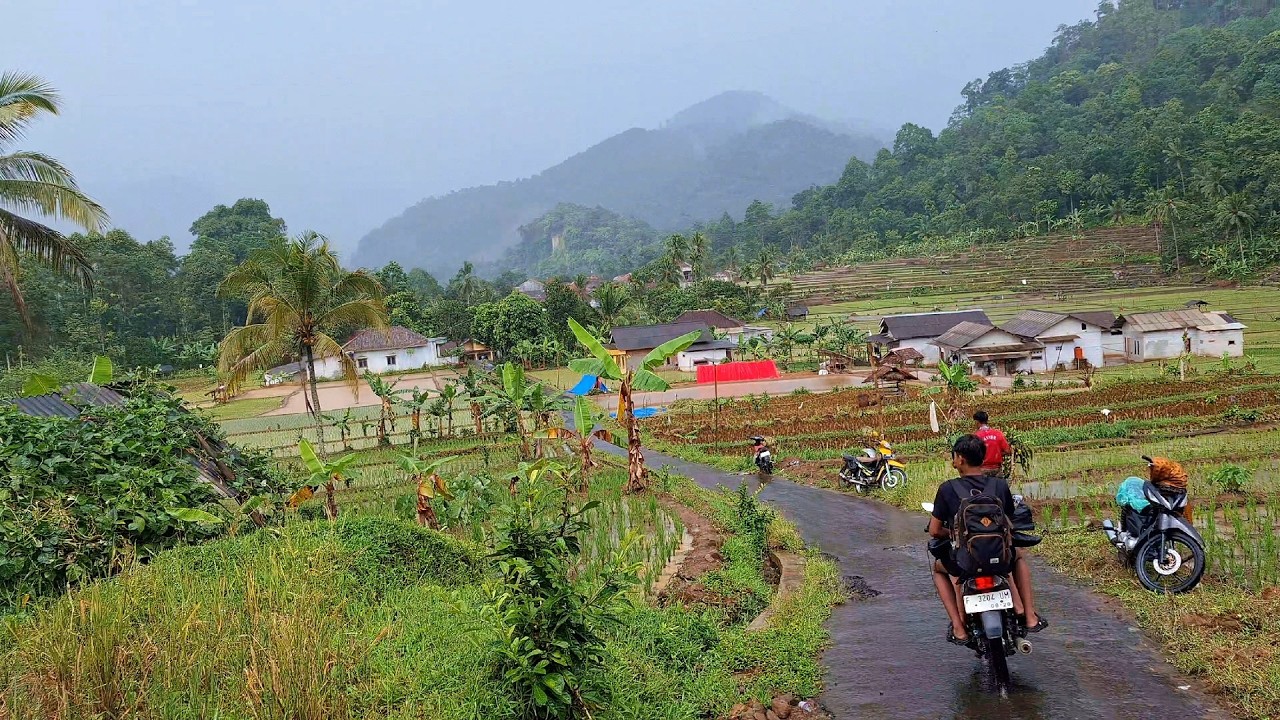 SUASANA KAMPUNG YANG SEDERHANA, KAMPUNG DI BAWAH GUNUNG,,, Untuk Pertama Kali Nya Ke Tempat Ini