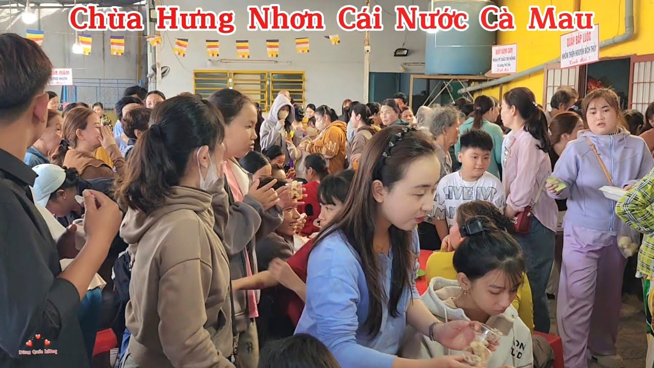 26-1-26 AL Chùa Hưng Nhơn Cà Mau.17 Quầy Buffet. Thả Hoa Đăng Hàng Ngàn Người Cúng Bái Đông vô cùng