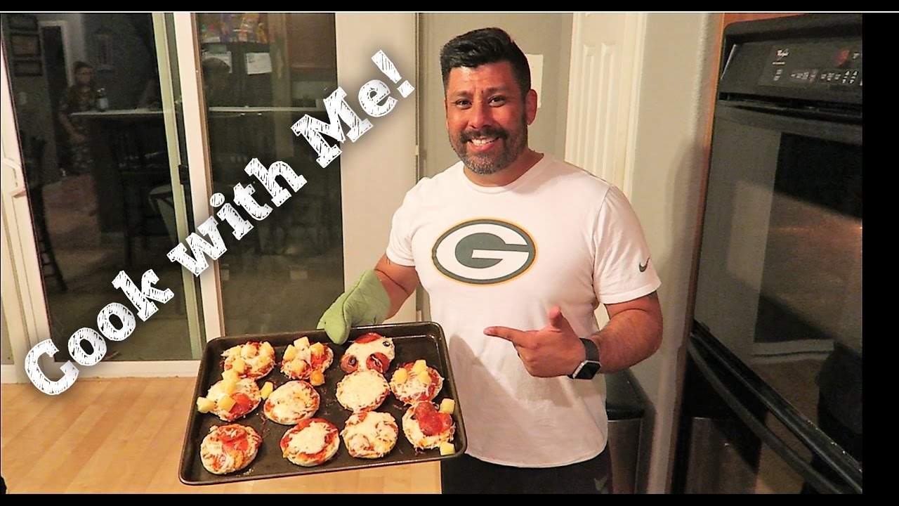 COOK WITH ME | ENGLISH MUFFIN PIZZAS | PHILLIPS FamBam Cook with Me